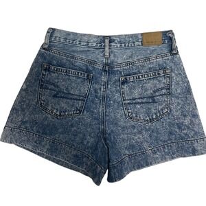 American Eagle Stone Wash High Waisted Mom Denim Shorts Women's 4